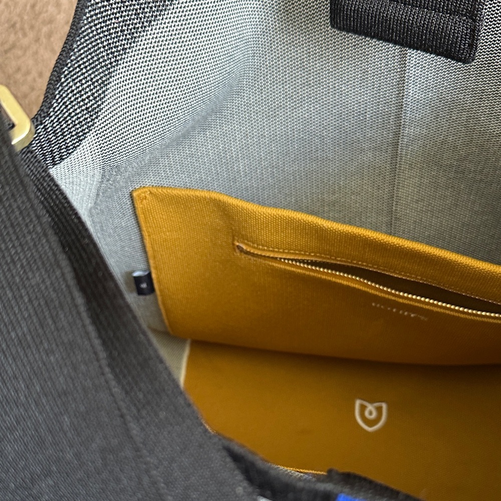 Stylish Gray and Black Tote Bucket Bag - Picture 4 of 10